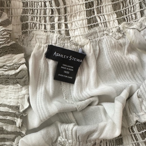 Stripe High Waist Pant - Picture 2 of 6